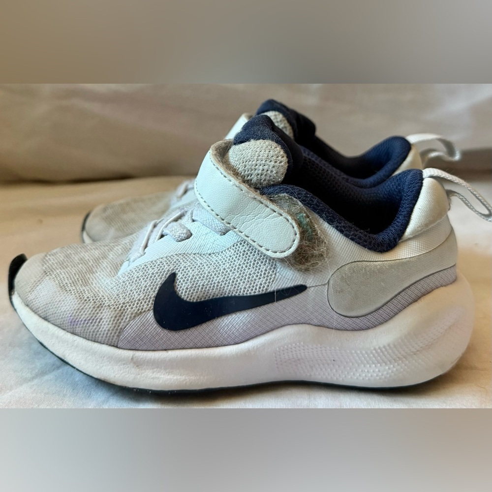 Nike Revolution 7 ‘Grey Navy’ FB7690-004 Size 8C Pre-owned